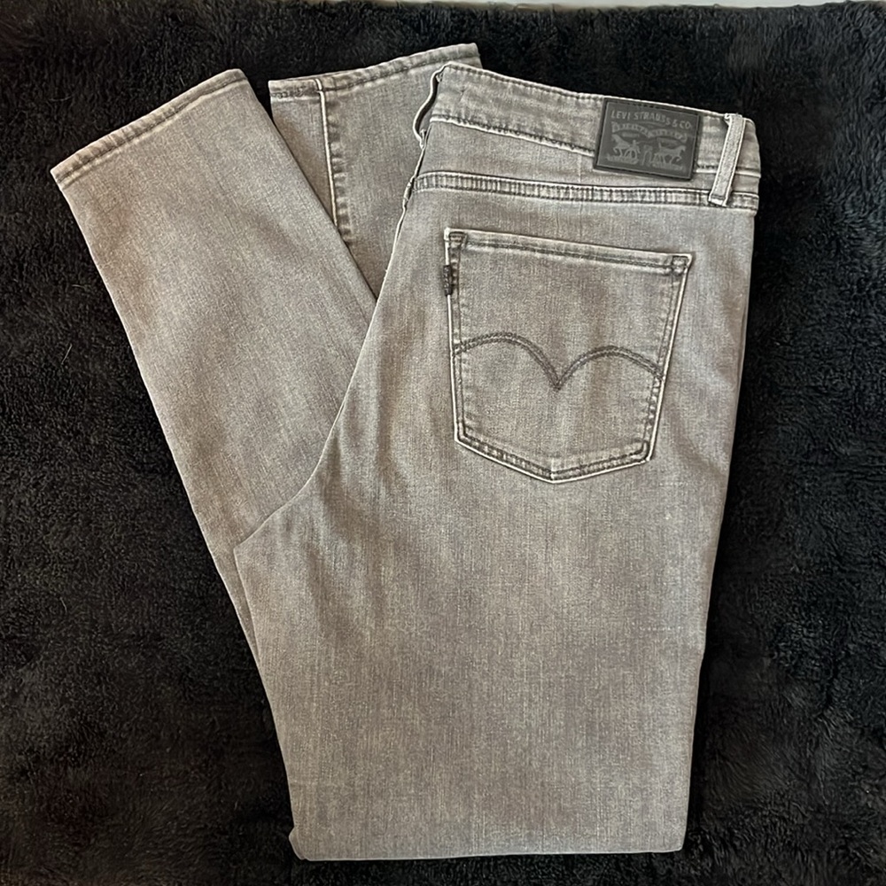 Levi’s High Rise Skinny - Picture 9 of 10